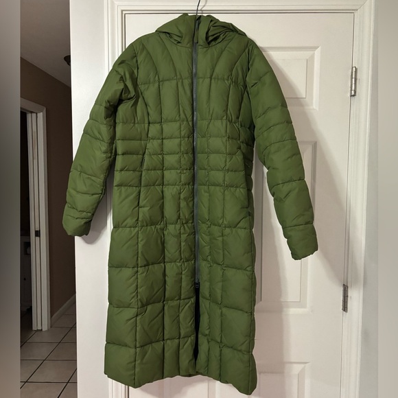 Green Hooded Down Puffer Coat - Picture 2 of 16